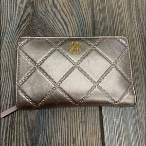 Sold!! Authentic Tory Burch quilted look wallet